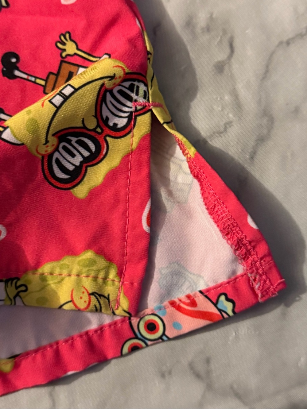 SpongeBob SquarePants Valentine's Day Scrub Top Pink Hearts Gary Cartoon Print L - Picture 6 of 8